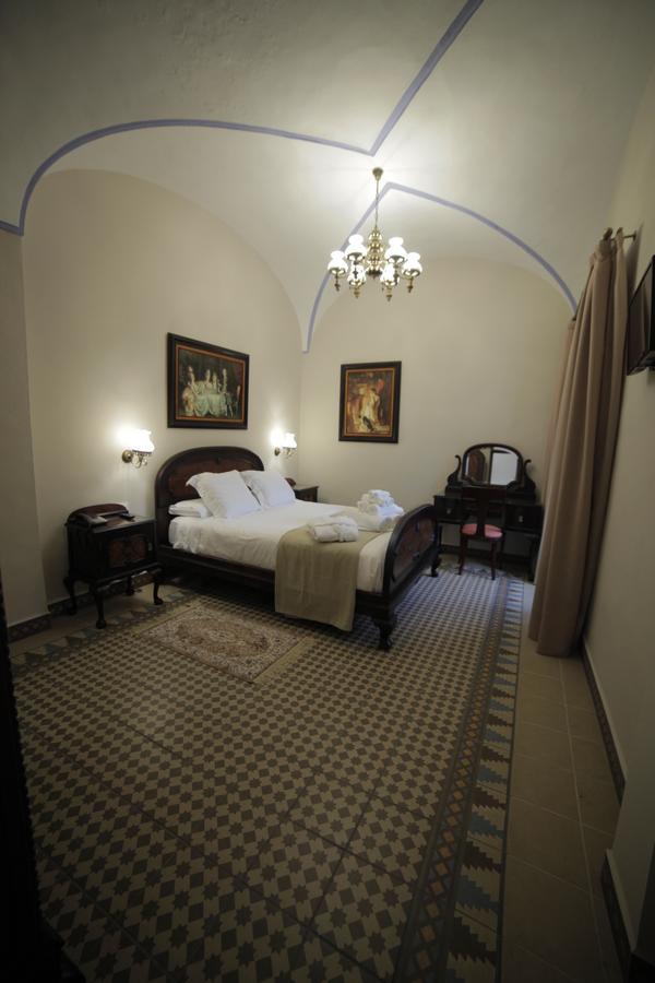 Hotel La Giralda Burguillos Del Cerro Bilik gambar