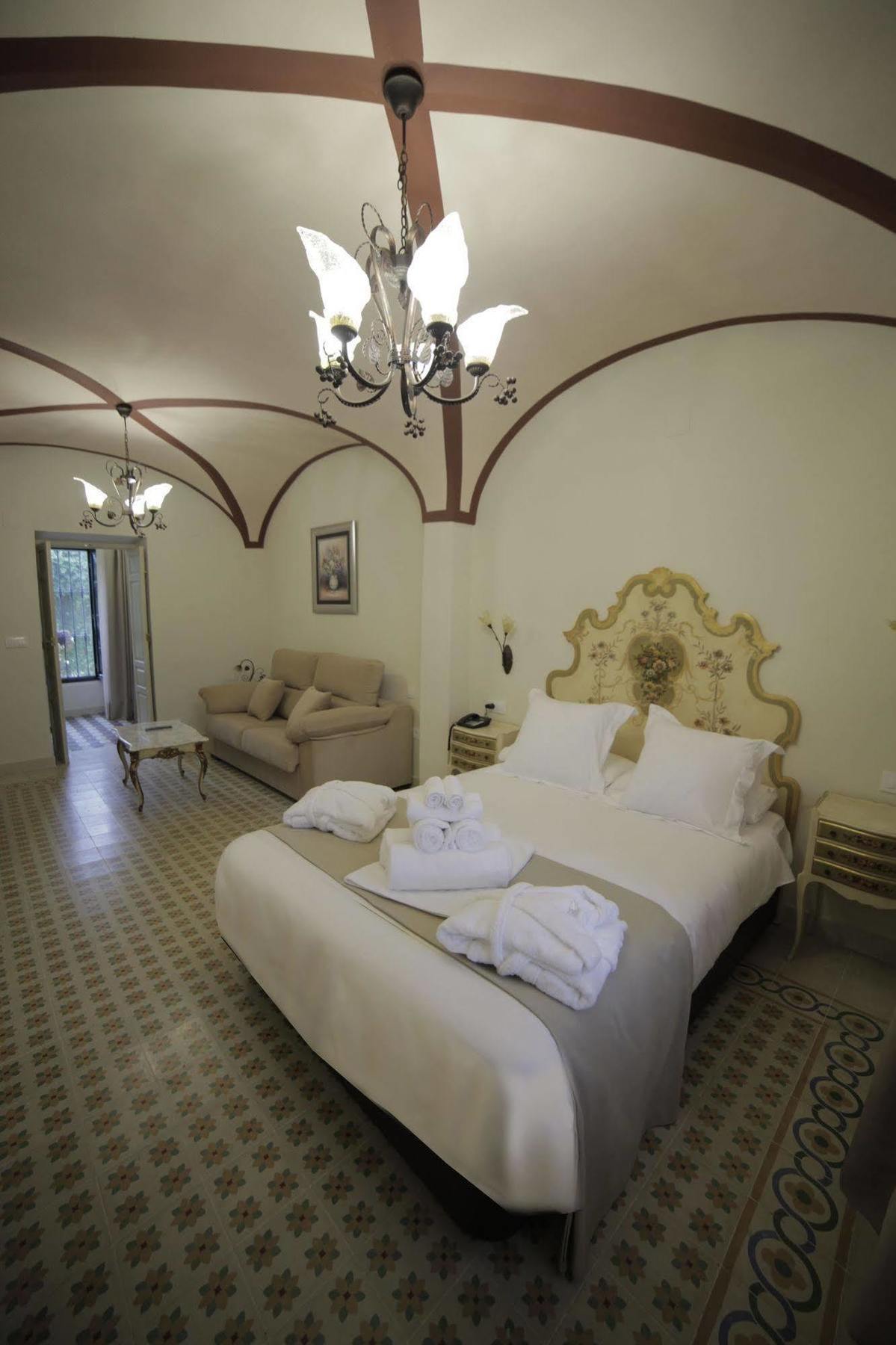 Hotel La Giralda Burguillos Del Cerro Luaran gambar